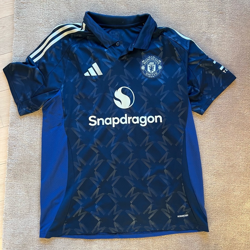 Manchester United 24/25 Away Jersey